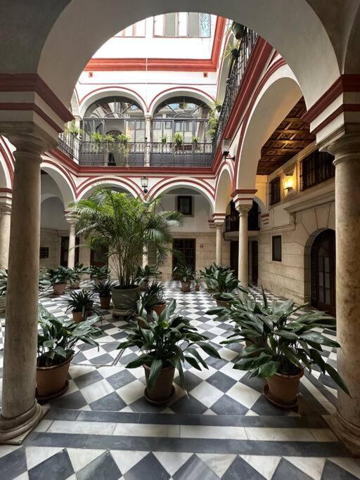 Apartamento Patio Sevillano Frente Catedral מראה חיצוני תמונה